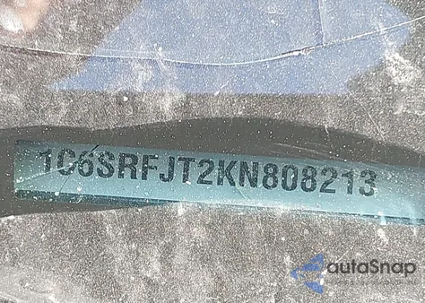 2019 Ram 1500 Laramie 4X4 5'7 Box z USA, uszkodzony, nr VIN 1C6SRFJT2KN808213